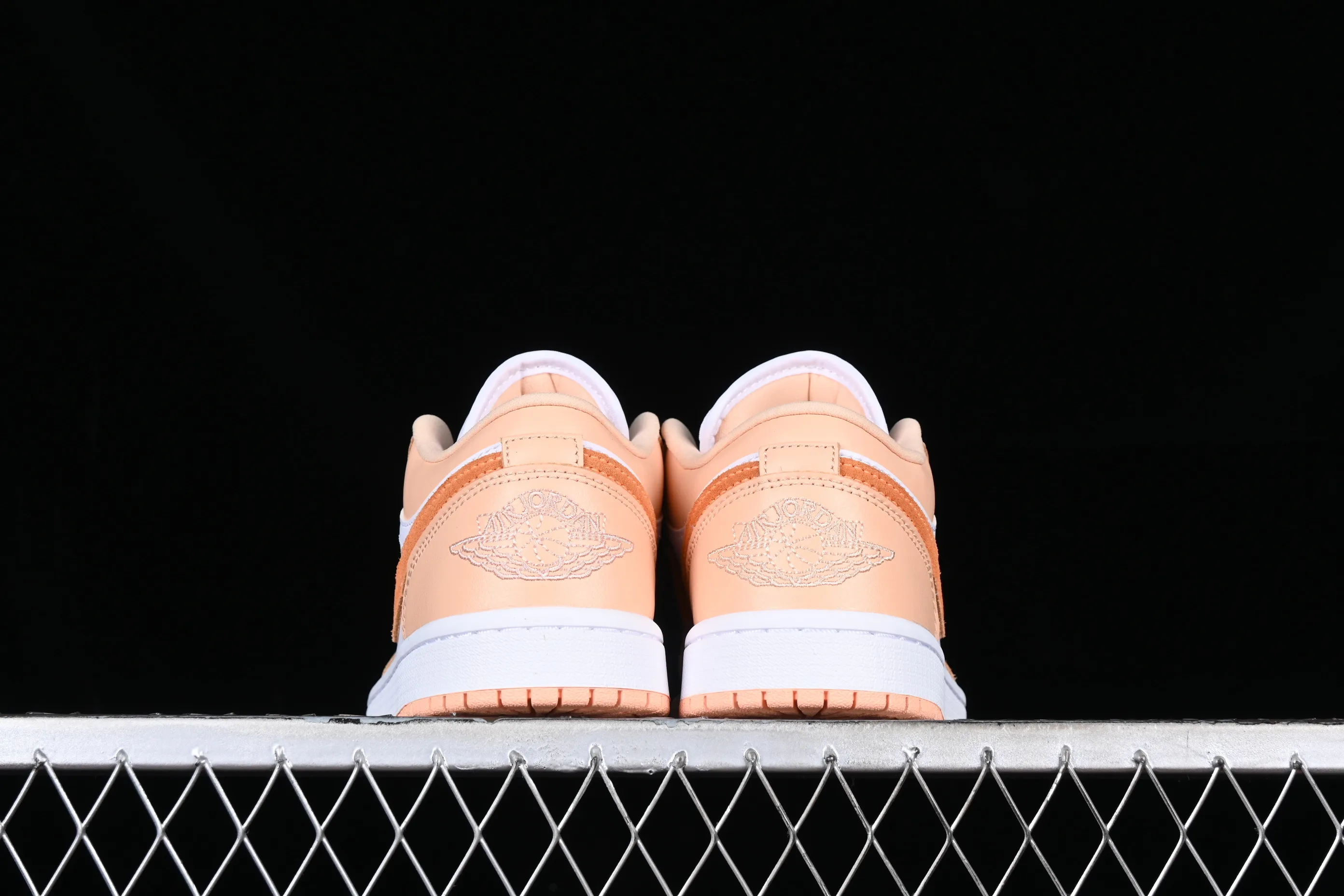 All categories Air Jordan Jordan series basketball shoes Air Jordan 1 Low G version pure original Air Jordan 1 Low AJ1 Joe 1 white orange low-top cultural leisure sports sneakers DC0774-801